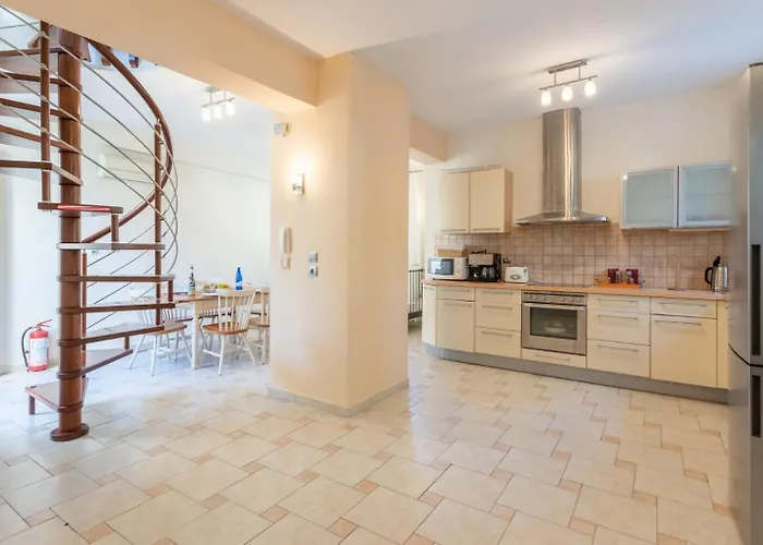 Villa Ismini *