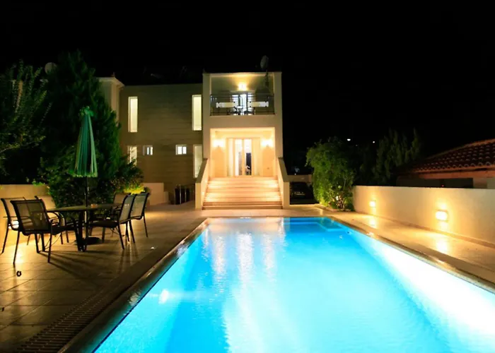 Villa Ismini *